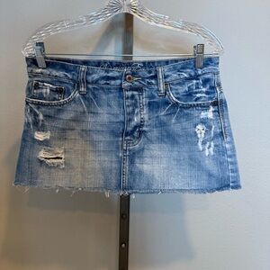 American Eagle 🦅 micro-mini skirt with button fly size 6